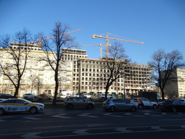 Строительство современного МФК Слава на месте бывшего часового завода «Слава».
