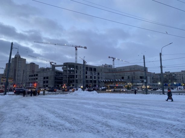 Строительство торгово-развлекательного центра «Голливуд» в Санкт-Петербурге.