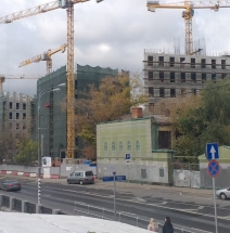 Центр Инвест строит комплекс апартаментов на Серебрянической набережной.