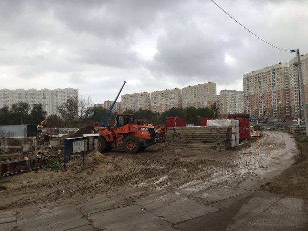 Строительство крупнейшего спортивного комплекса с крытым катком ТПУ «Некрасовка» .