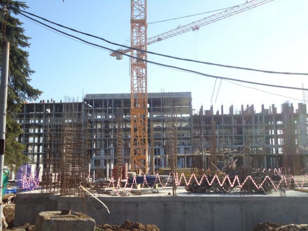 Продолжается строительство крупного проекта - Миниполиса «Рафинад» Химки.
