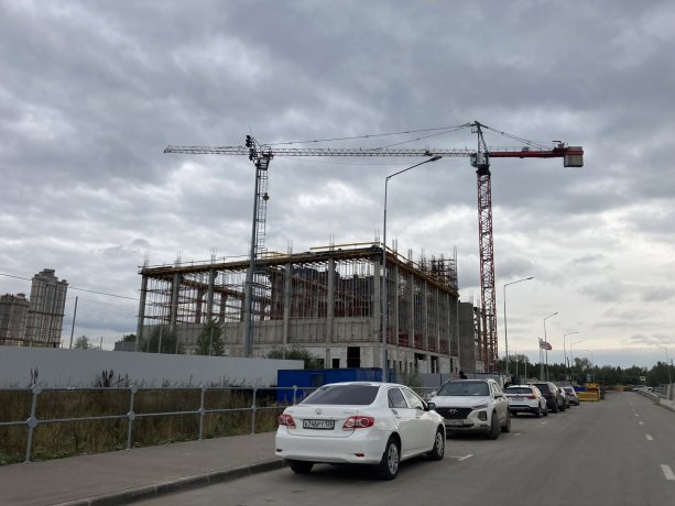Строительство крупного теннисного центра на Волоколамском шоссе.
