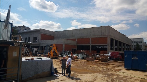 Строительство спортивного комплекса с бассейном в Бутово.