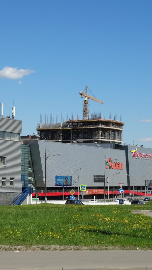 Строительство ТРЦ «Гагаринский» 2 на Орджоникидзе.