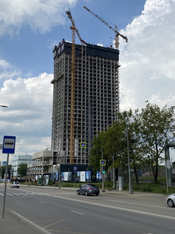 Строящийся крупный МФК UPSIDE TOWERS в Огородном проезде 2-4