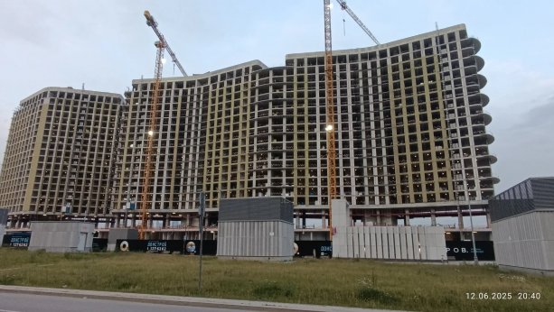 Продолжается строительство крупного проекта - ЖК ОСТРОВ.
