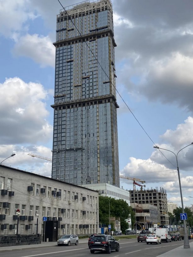 Строящийся крупный МФК UPSIDE TOWERS в Огородном проезде 2-4