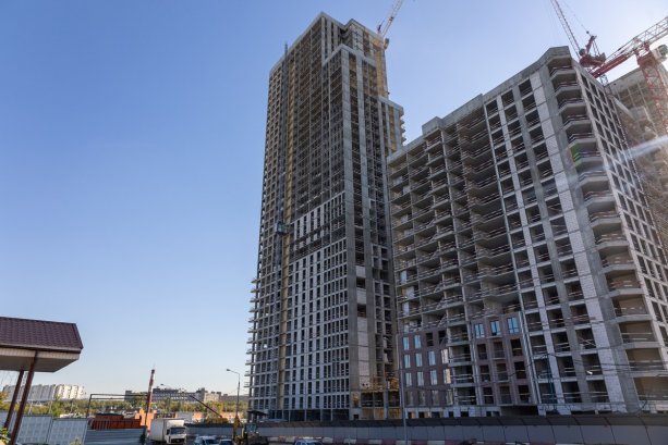 Строительство крупного ЖК Москворечье квартальной застройки.