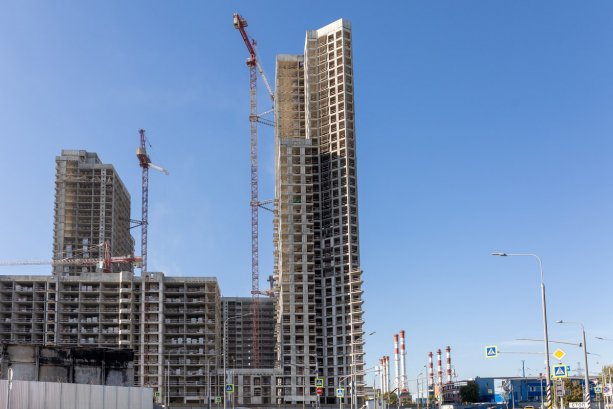 Строительство крупного ЖК Москворечье квартальной застройки.