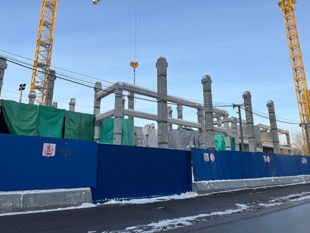 Строительство крупного здания Лефортовского и Таганского судов.