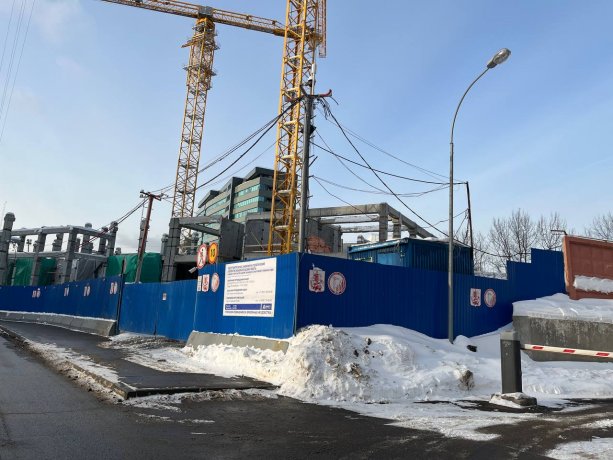 Строительство крупного здания Лефортовского и Таганского судов.