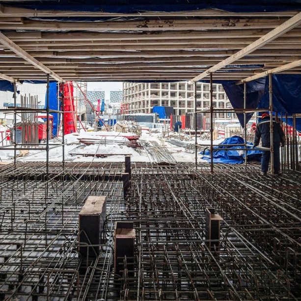 Строительство бизнес-центра AIR в Москве.