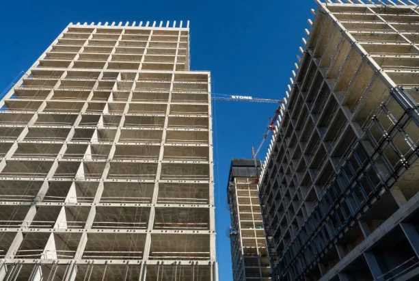 Строительство бизнес-центра STONE GRAIN на Старокалужское ш., 64, стр. 1, в Москве.