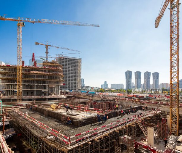 Строительство бизнес-центра AIR в Москве.