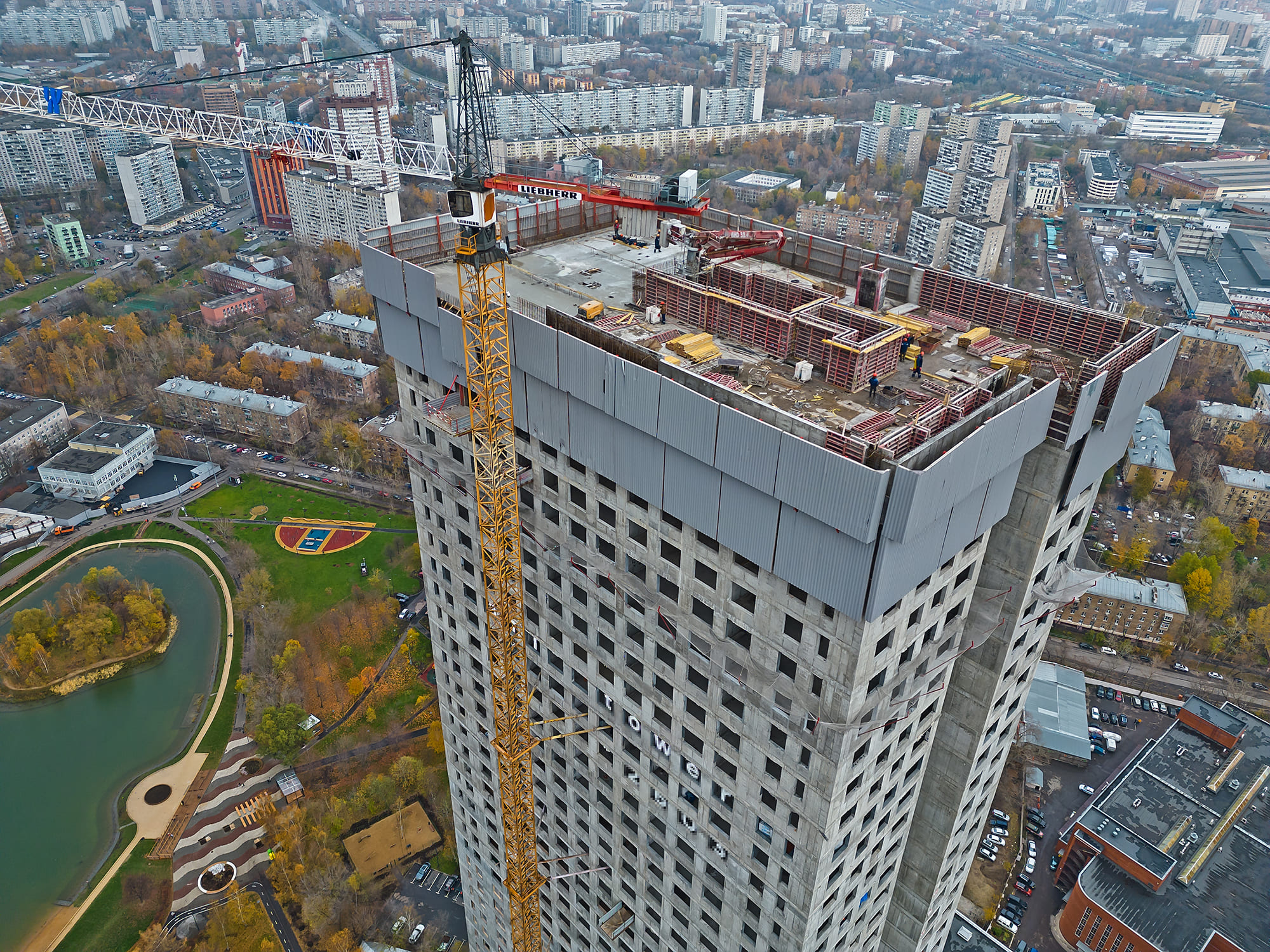 В москве завершено строительство башни. AFI Tower Свиблово. AFI Tower Москва. Афи Тауэр ЖК. Строительство небоскребов.