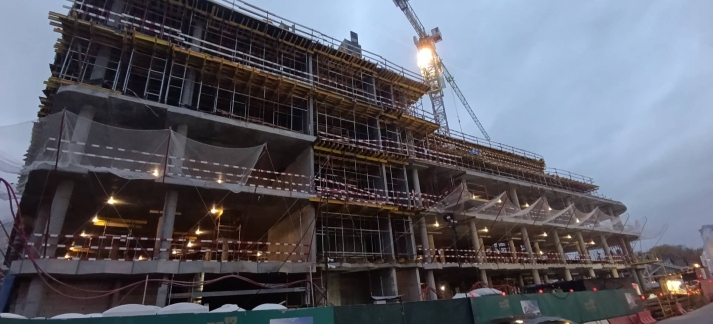 Новый строящийся офисный центр Сибур Тауэр на Якиманке.