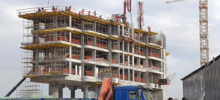 Строительство масштабного 14-го квартала в составе ЖК Остров.